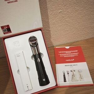 Medicube Age-R Device in Black